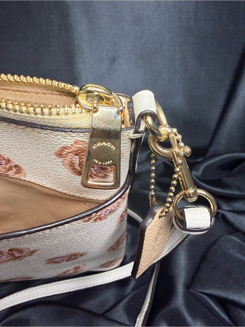 Coach Slim Crossbody with Floral Print and Hangtag EUC - Picture 8 of 13